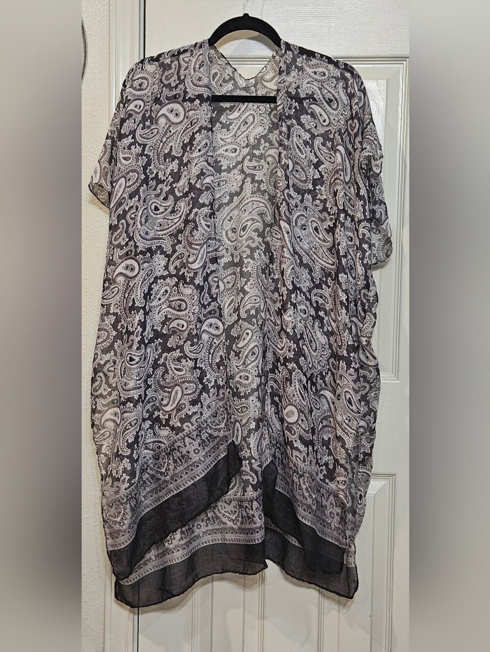 Sheer Paisley-Print Open Kimono in Black and White